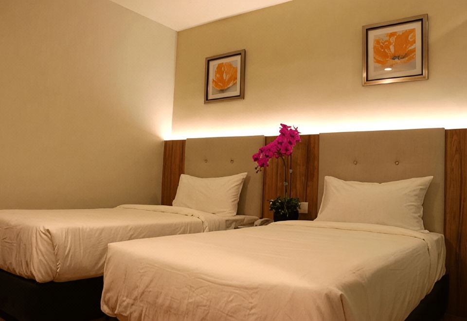 Double-bed guest room — BIG M Hotel
