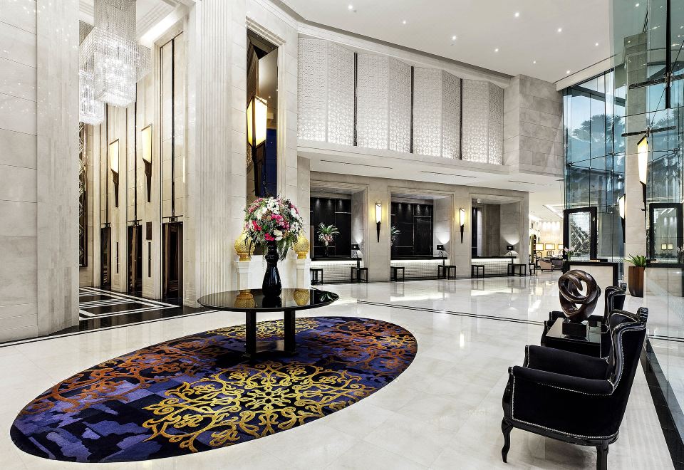 Lobby seating — Grande Centre Point Hotel Terminal21