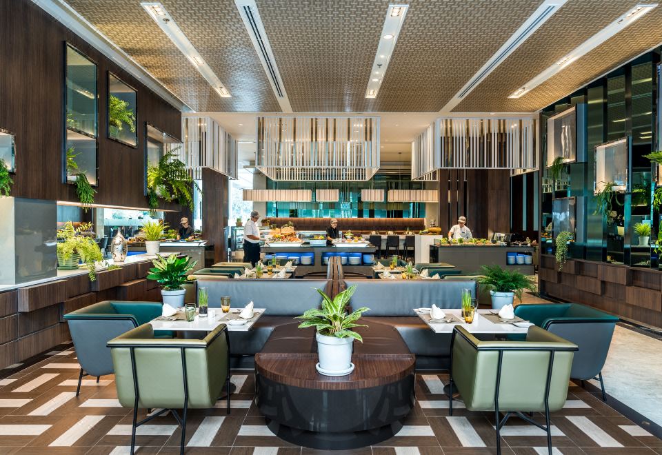Dining room — Pullman Bangkok King Power