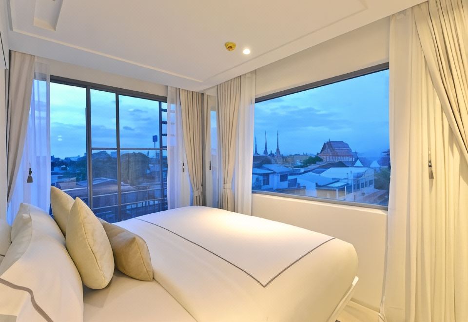 Guest room with river outlook — Riva Arun Bangkok